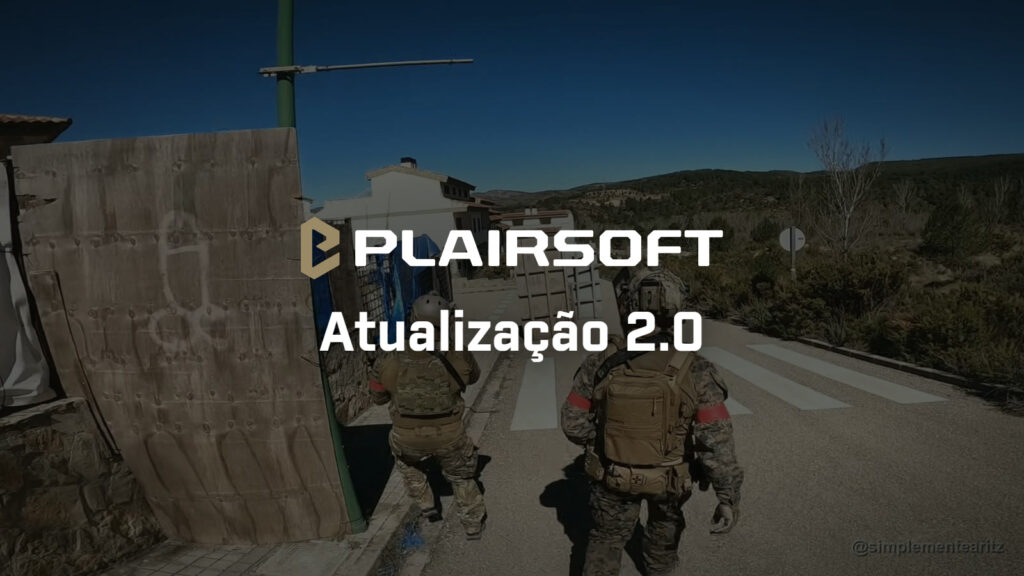 Dois jogadores de airsoft equipados a caminhar pela rua de uma aldeia abandonada entre casas de pedra