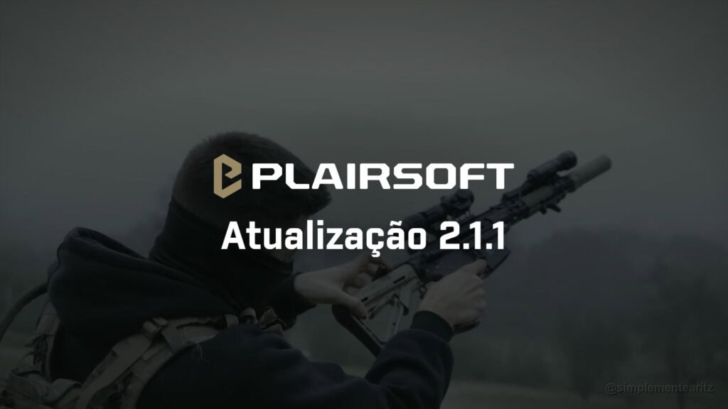 Jogador de airsoft com espingarda de sniper a apontar deitado num campo coberto de nevoeiro