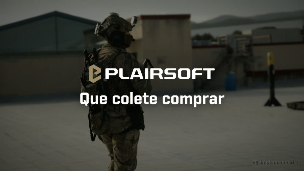 Jogador de airsoft de costas num terraço, com capacete, auscultadores de comunicação e porta-placas em camuflado tipo MultiCam. Nas costas leva uma bolsa com o letreiro MEDIC, e a coronha da réplica espreita por cima do braço